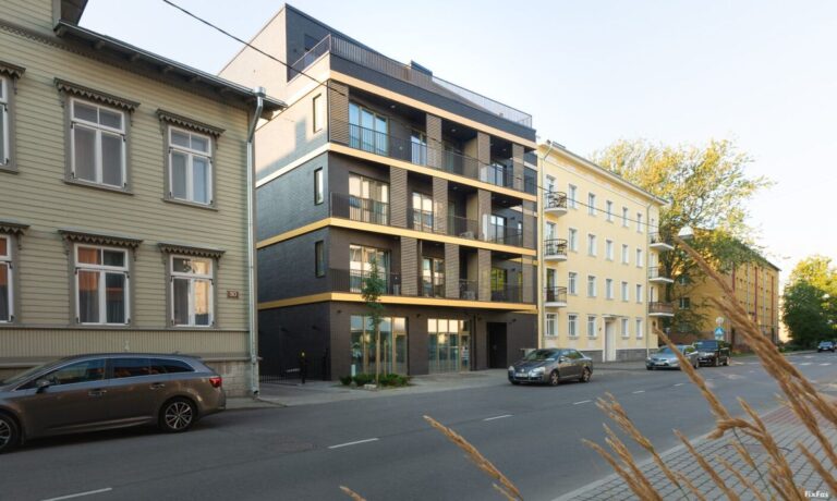 Raua 28 kortermaja vaade