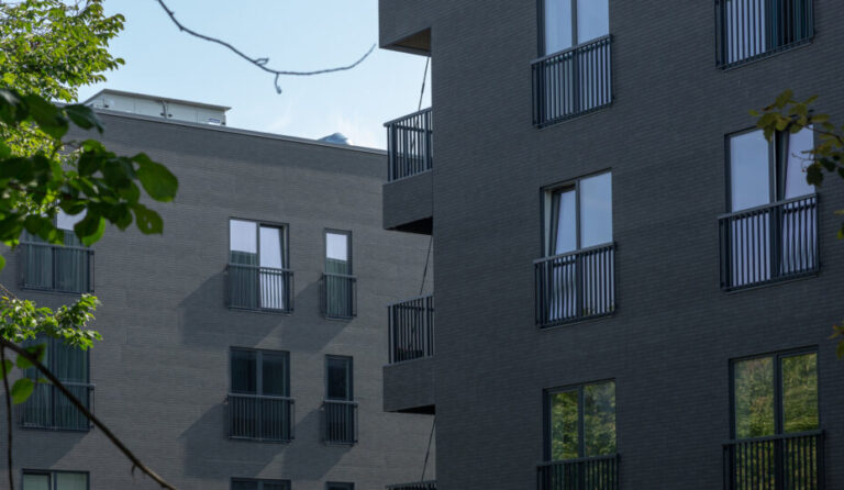 Katusepapi 16 Kortermajad